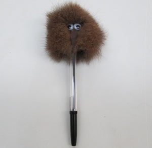 Possum fur Kiwi Pen