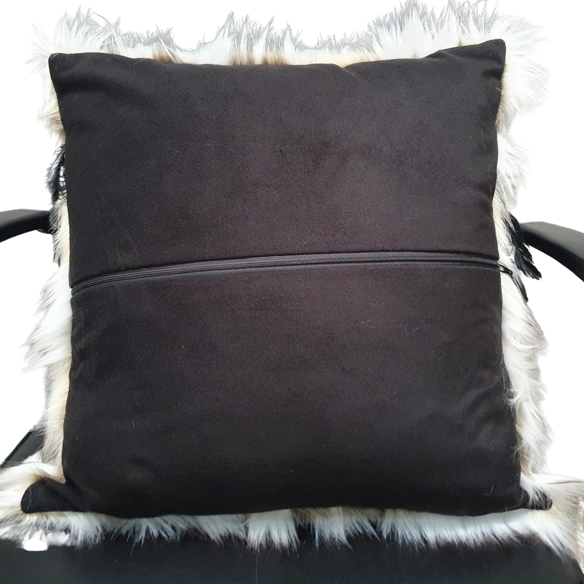 Cushion Cover Maunga (White/Grey) Dark Green Feathers