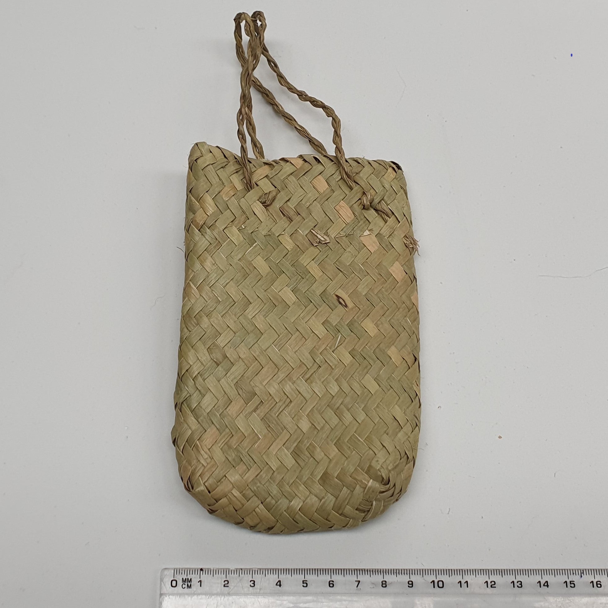 Small Woven Kete - Natural (2 sizes)